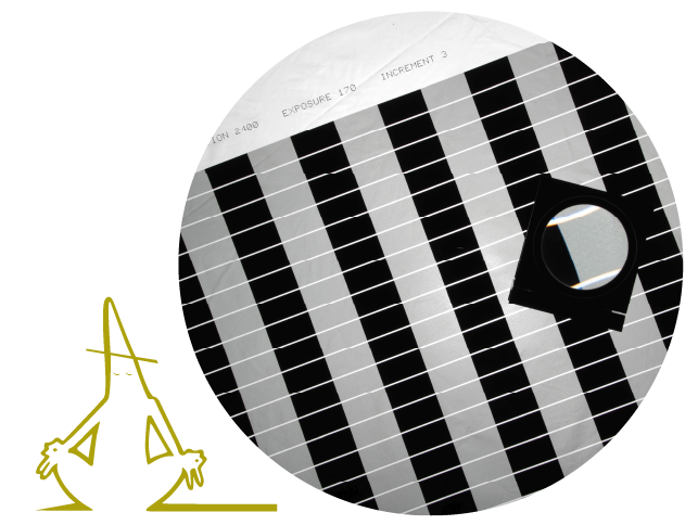 Mascotte Alinéa qui montre un film que l'on retrouve dans la photogravure